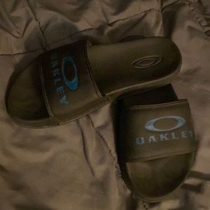 Oakley slides